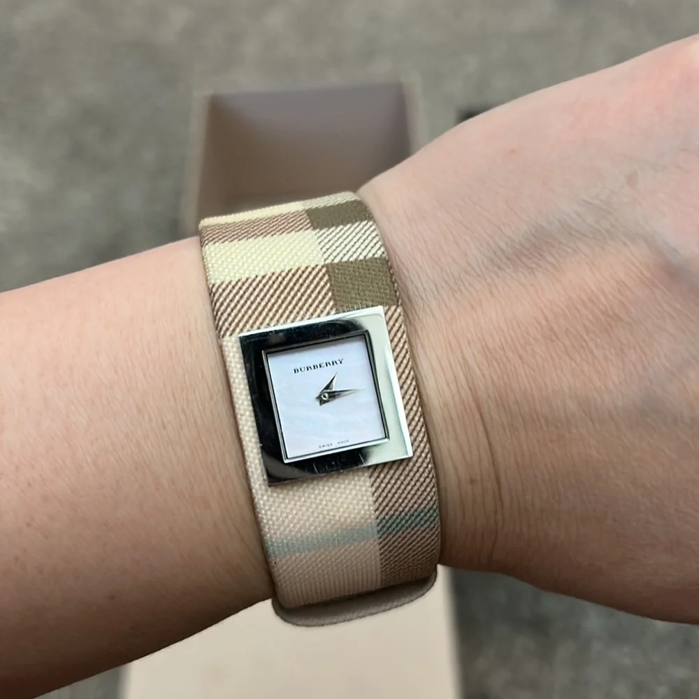 Burberry Pink Mother of Pearl Leather Stainless Steel Watch - Picture 10 of 12